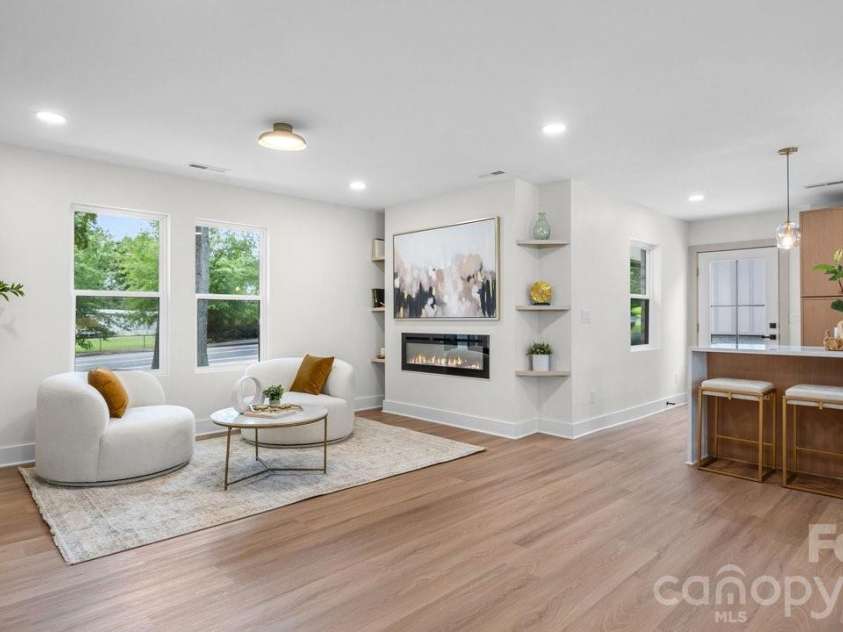 409 Scaleybark Road, Charlotte, NC 28209.  MLS# CAR4394547, YatesRealty ID 33634. 