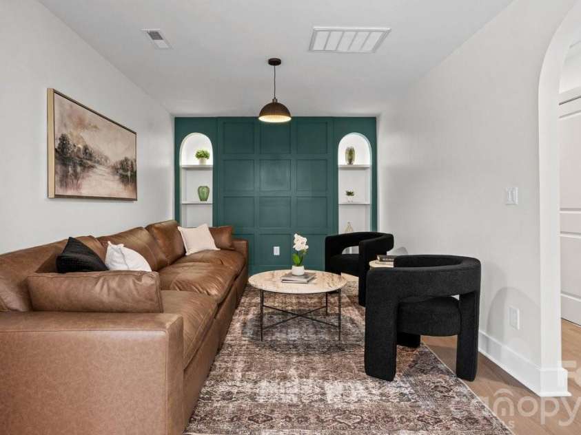409 Scaleybark Road, Charlotte, NC 28209.  MLS# CAR4394547, YatesRealty ID 33634. 