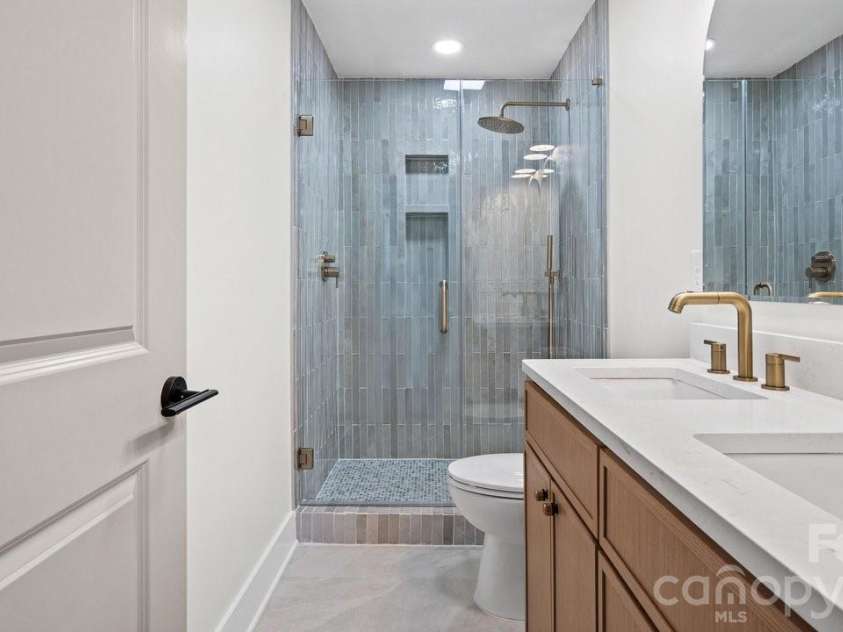 409 Scaleybark Road, Charlotte, NC 28209.  MLS# CAR4394547, YatesRealty ID 33634. 