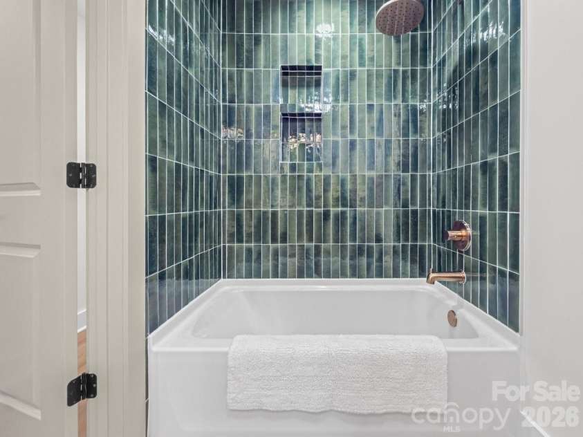 409 Scaleybark Road, Charlotte, NC 28209.  MLS# CAR4394547, YatesRealty ID 33634. 