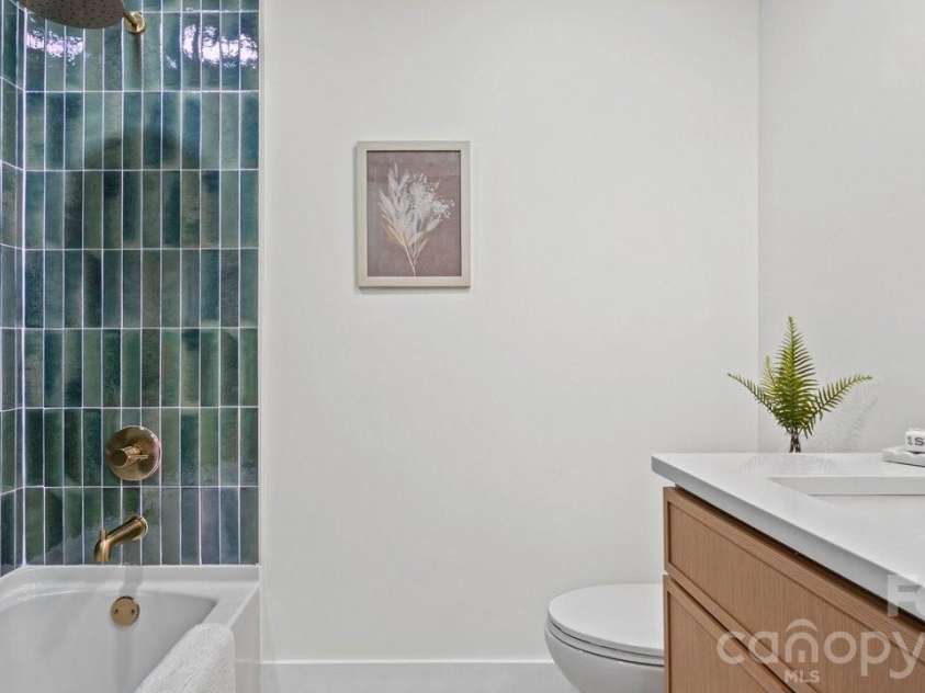 409 Scaleybark Road, Charlotte, NC 28209.  MLS# CAR4394547, YatesRealty ID 33634. 