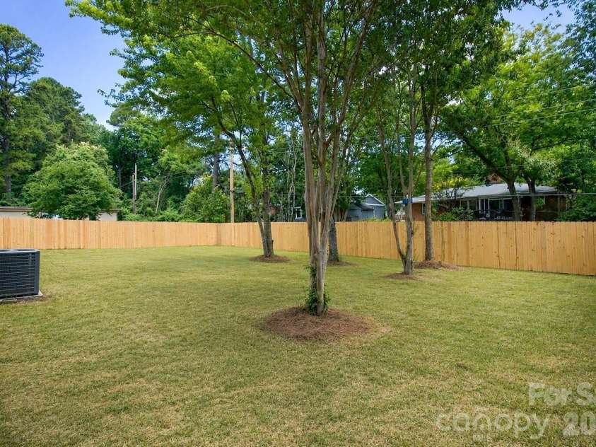409 Scaleybark Road, Charlotte, NC 28209.  MLS# CAR4394547, YatesRealty ID 33634. 