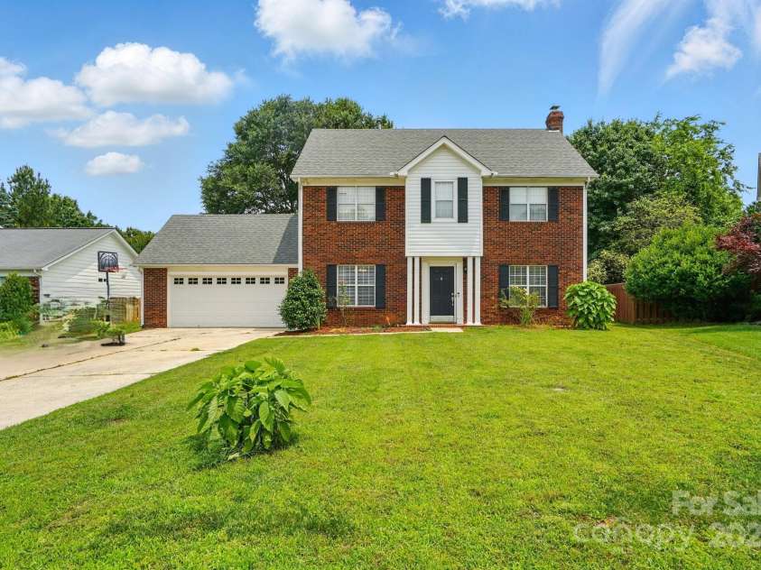 6821 Millingden Court, Charlotte, NC 28277.  MLS# CAR4285252, YatesRealty ID 33634. 