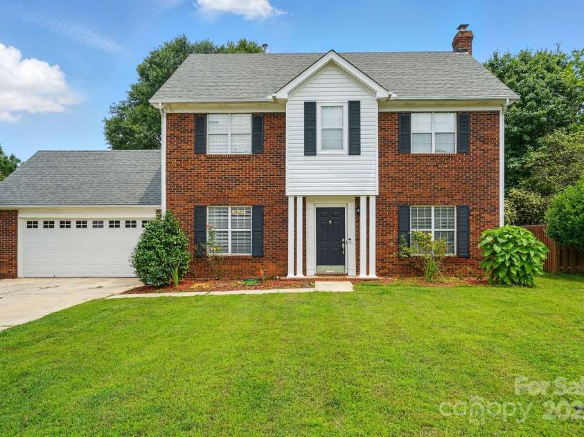 6821 Millingden Court, Charlotte, NC 28277.  MLS# CAR4285252, YatesRealty ID 33634. 