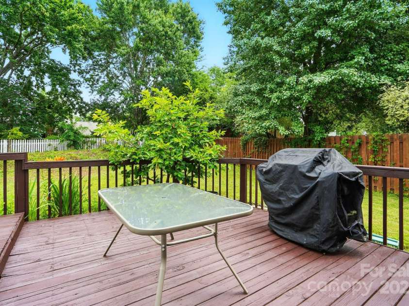 6821 Millingden Court, Charlotte, NC 28277.  MLS# CAR4285252, YatesRealty ID 33634. 