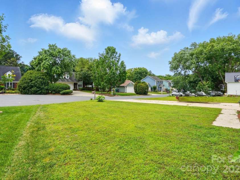 6821 Millingden Court, Charlotte, NC 28277.  MLS# CAR4285252, YatesRealty ID 33634. 