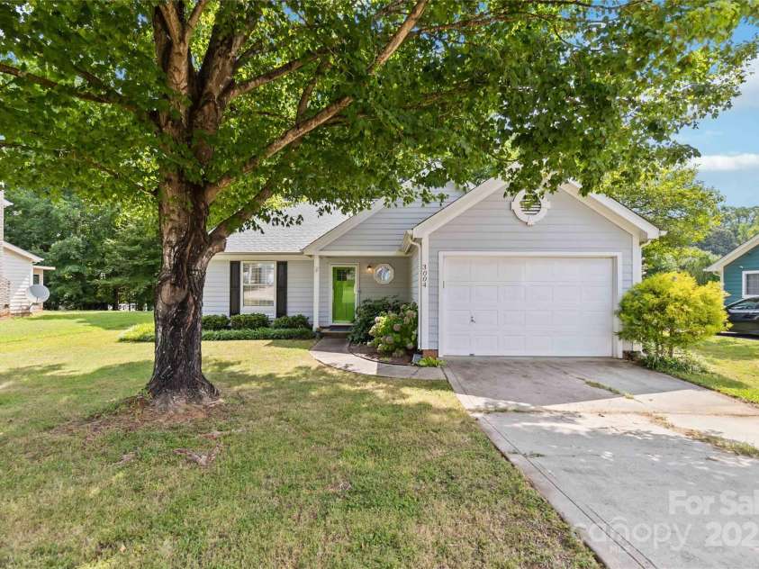 3004 Walsingham Court, Matthews, NC 28105.  MLS# CAR4273424, YatesRealty ID 33635. 