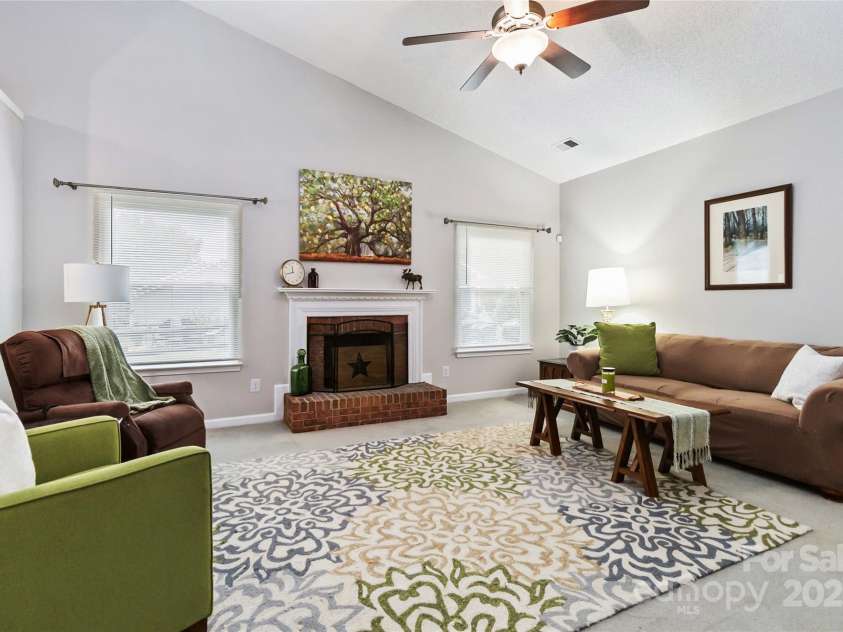 3004 Walsingham Court, Matthews, NC 28105.  MLS# CAR4273424, YatesRealty ID 33635. 
