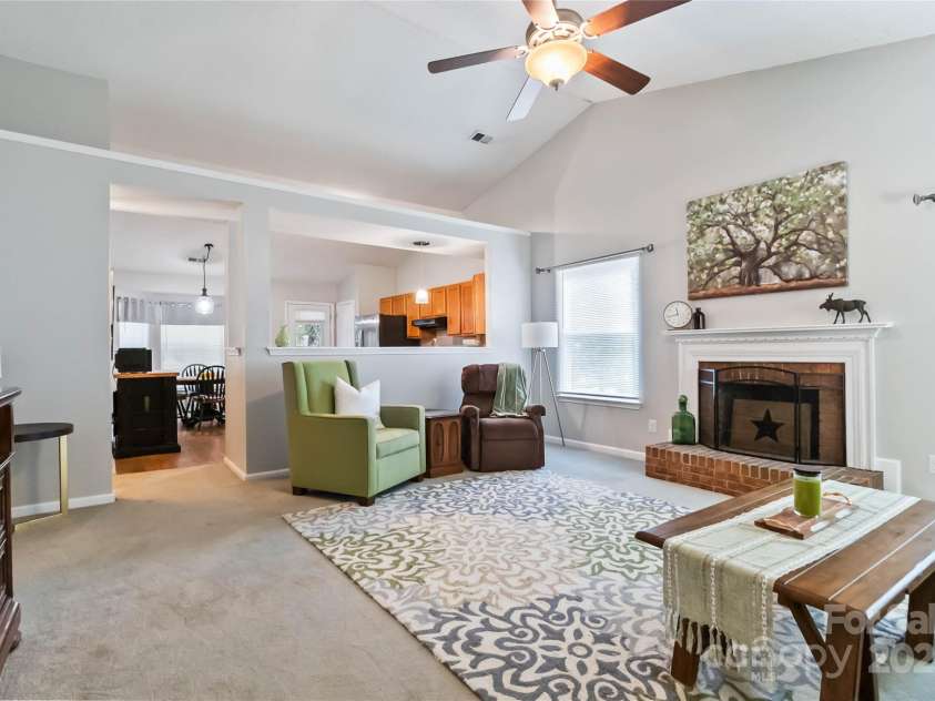 3004 Walsingham Court, Matthews, NC 28105.  MLS# CAR4273424, YatesRealty ID 33635. 