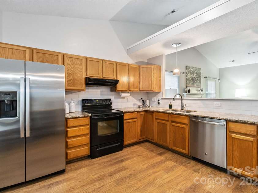 3004 Walsingham Court, Matthews, NC 28105.  MLS# CAR4273424, YatesRealty ID 33635. 