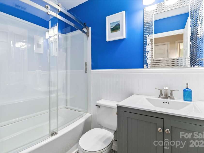 3004 Walsingham Court, Matthews, NC 28105.  MLS# CAR4273424, YatesRealty ID 33635. 