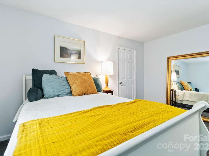 3004 Walsingham Court, Matthews, NC 28105.  MLS# CAR4273424, YatesRealty ID 33635. 