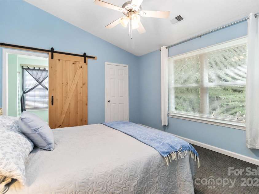 3004 Walsingham Court, Matthews, NC 28105.  MLS# CAR4273424, YatesRealty ID 33635. 