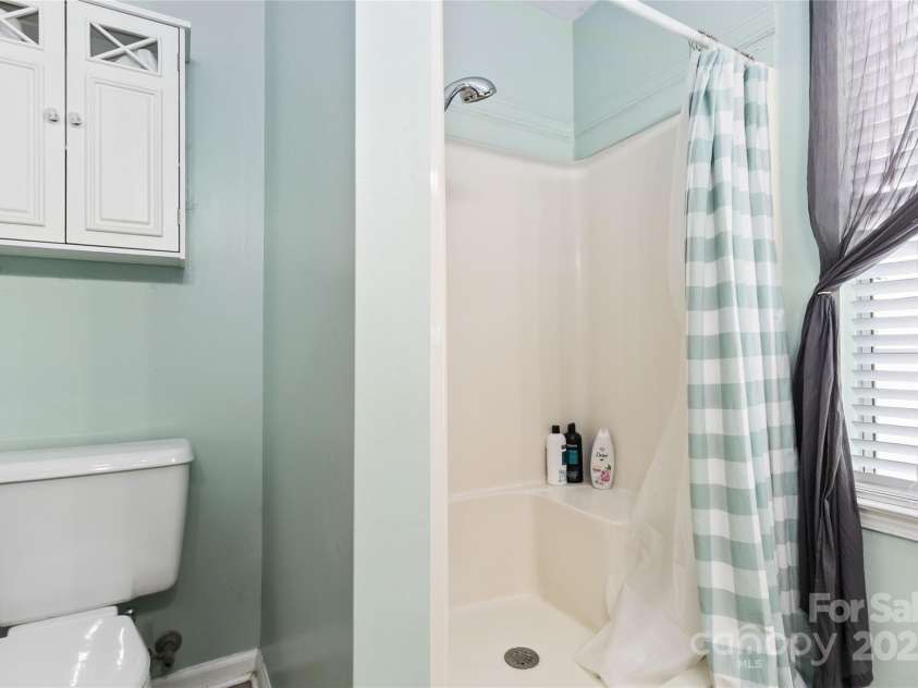 3004 Walsingham Court, Matthews, NC 28105.  MLS# CAR4273424, YatesRealty ID 33635. 