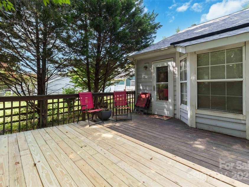 3004 Walsingham Court, Matthews, NC 28105.  MLS# CAR4273424, YatesRealty ID 33635. 