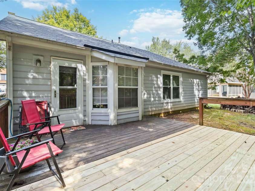 3004 Walsingham Court, Matthews, NC 28105.  MLS# CAR4273424, YatesRealty ID 33635. 
