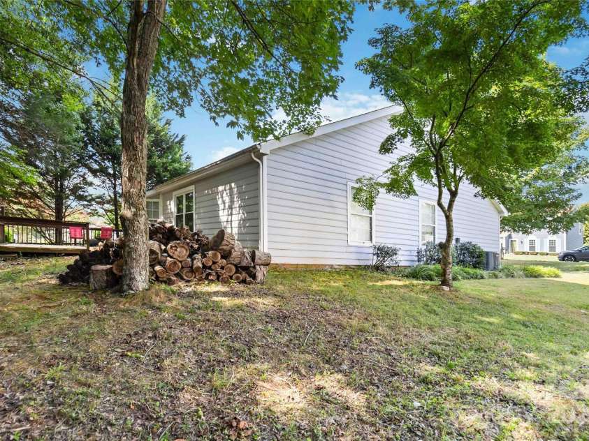 3004 Walsingham Court, Matthews, NC 28105.  MLS# CAR4273424, YatesRealty ID 33635. 