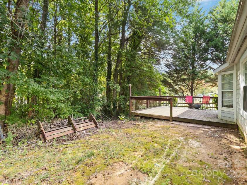 3004 Walsingham Court, Matthews, NC 28105.  MLS# CAR4273424, YatesRealty ID 33635. 