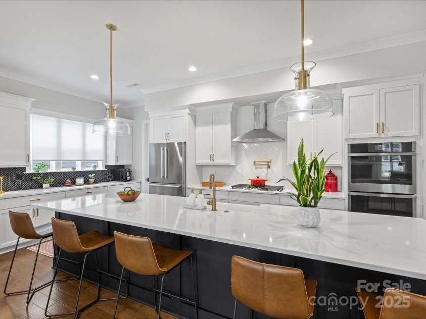 13627 Tranquil Day Drive, Matthews, NC 28105.  MLS# CAR4285895, YatesRealty ID 33636. Kitchen