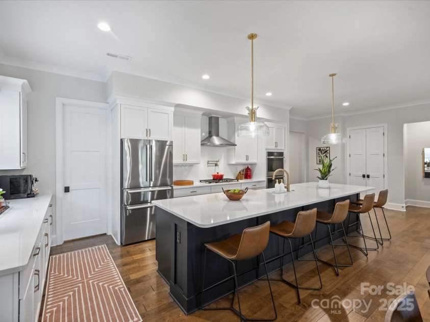 13627 Tranquil Day Drive, Matthews, NC 28105.  MLS# CAR4285895, YatesRealty ID 33636. Kitchen