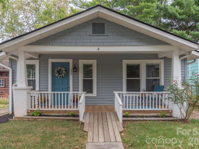 23 Jarrett Street, Asheville, NC 28806.  MLS# CAR4386630, YatesRealty ID 33636. 