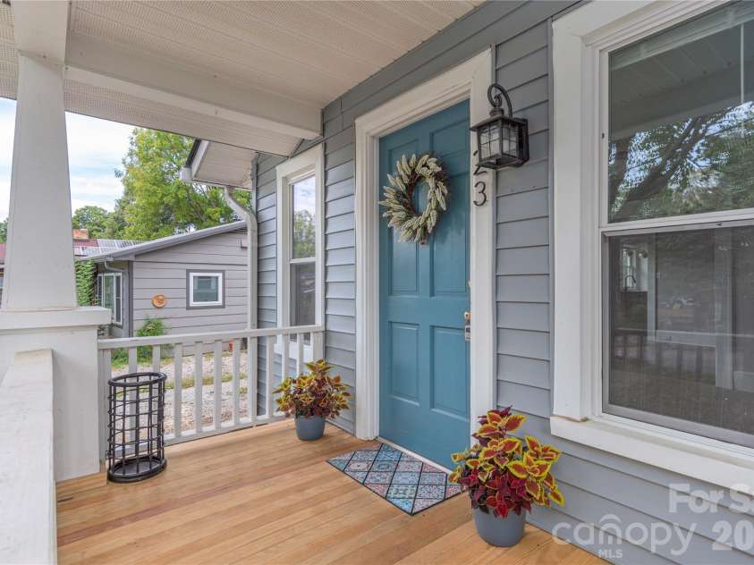 23 Jarrett Street, Asheville, NC 28806.  MLS# CAR4386630, YatesRealty ID 33636. 