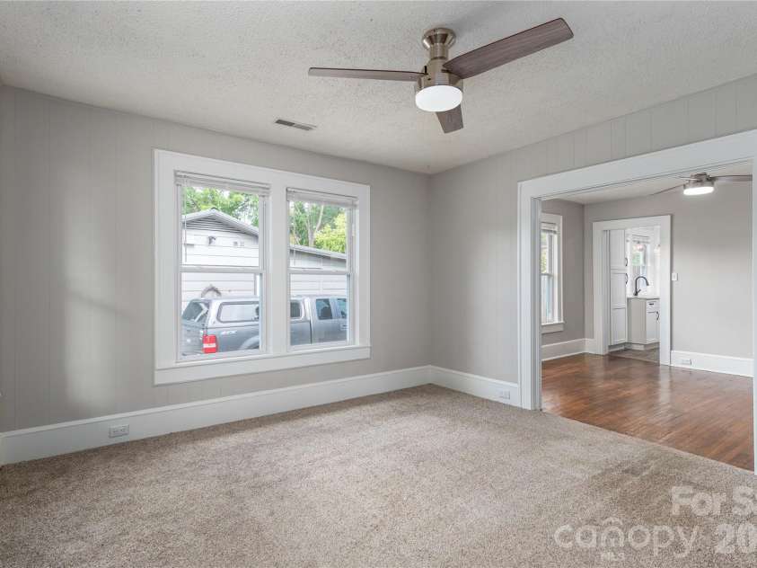23 Jarrett Street, Asheville, NC 28806.  MLS# CAR4386630, YatesRealty ID 33636. 