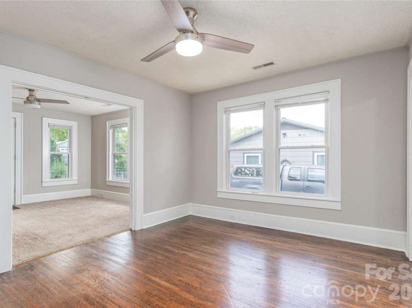 23 Jarrett Street, Asheville, NC 28806.  MLS# CAR4386630, YatesRealty ID 33636. 