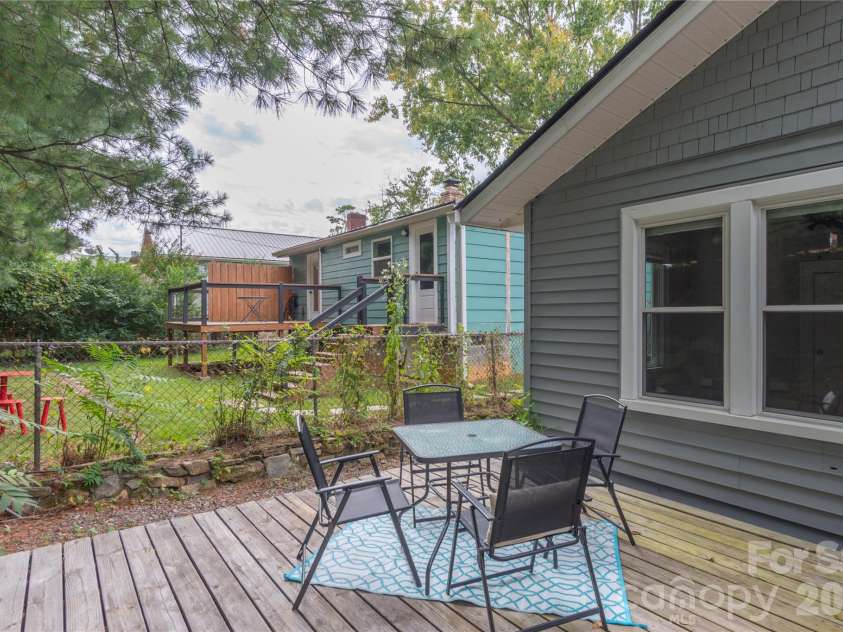 23 Jarrett Street, Asheville, NC 28806.  MLS# CAR4386630, YatesRealty ID 33636. 