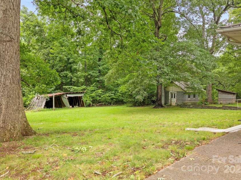 425 Old US 70 Highway, Salisbury, NC 28147.  MLS# CAR4288589, YatesRealty ID 33637. Backyard