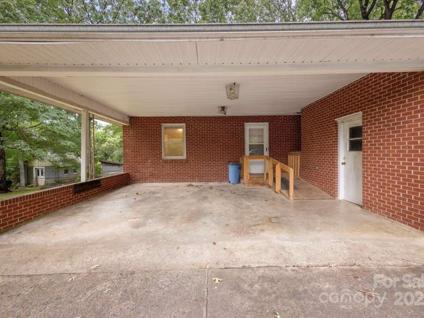 425 Old US 70 Highway, Salisbury, NC 28147.  MLS# CAR4288589, YatesRealty ID 33637. Carport