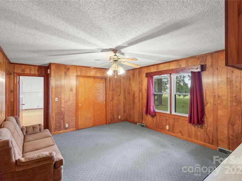 425 Old US 70 Highway, Salisbury, NC 28147.  MLS# CAR4288589, YatesRealty ID 33637. Family Room 3