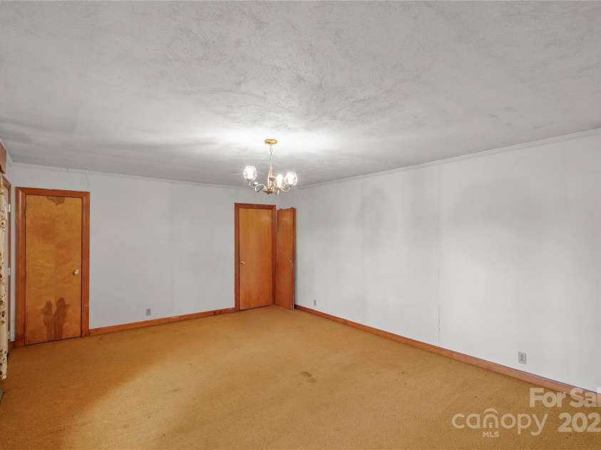 425 Old US 70 Highway, Salisbury, NC 28147.  MLS# CAR4288589, YatesRealty ID 33637. Living Room
