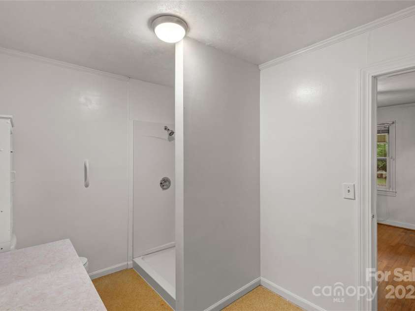425 Old US 70 Highway, Salisbury, NC 28147.  MLS# CAR4288589, YatesRealty ID 33637. Primary Bathroom