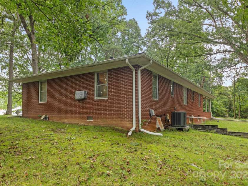 425 Old US 70 Highway, Salisbury, NC 28147.  MLS# CAR4288589, YatesRealty ID 33637. Right Rear Exterior