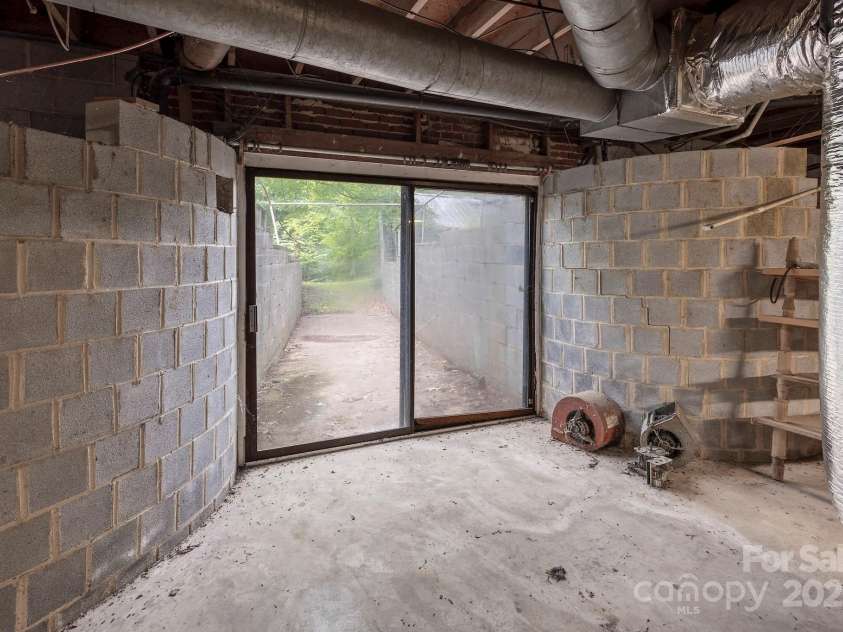 425 Old US 70 Highway, Salisbury, NC 28147.  MLS# CAR4288589, YatesRealty ID 33637. Walkout Basement