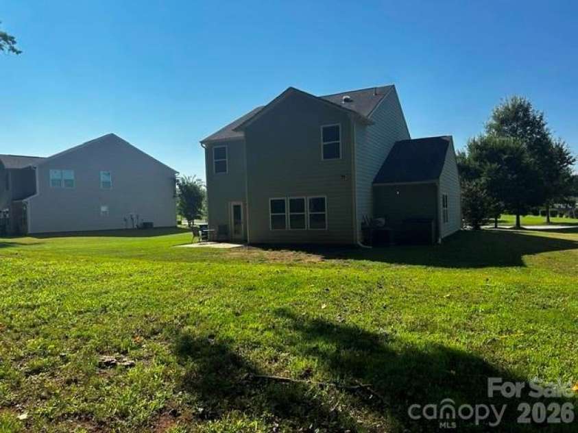 15109 Ockeechobee Court, Mint Hill, NC 28227.  MLS# CAR4392005, YatesRealty ID 33638. Back Yard 2