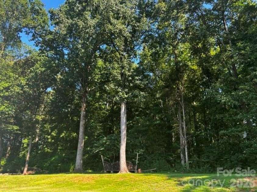 15109 Ockeechobee Court, Mint Hill, NC 28227.  MLS# CAR4392005, YatesRealty ID 33638. Back Yard 4