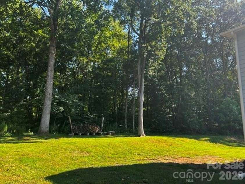 15109 Ockeechobee Court, Mint Hill, NC 28227.  MLS# CAR4392005, YatesRealty ID 33638. Back Yard