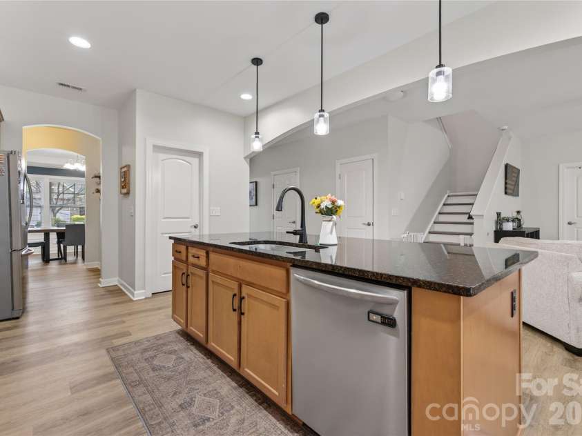 15109 Ockeechobee Court, Mint Hill, NC 28227.  MLS# CAR4392005, YatesRealty ID 33638. Kitchen Island