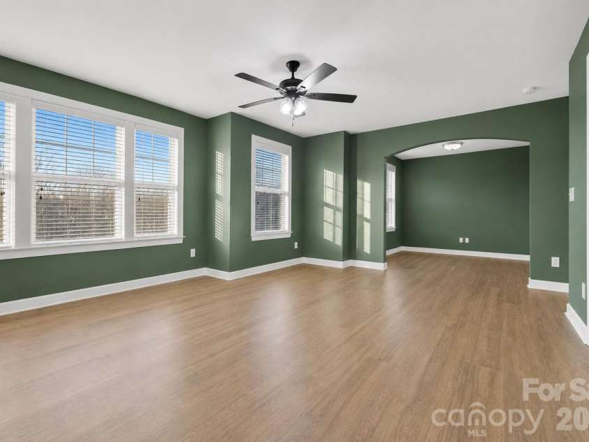 15109 Ockeechobee Court, Mint Hill, NC 28227.  MLS# CAR4392005, YatesRealty ID 33638. Primary Bedroom & Sitting Area (Vacant)