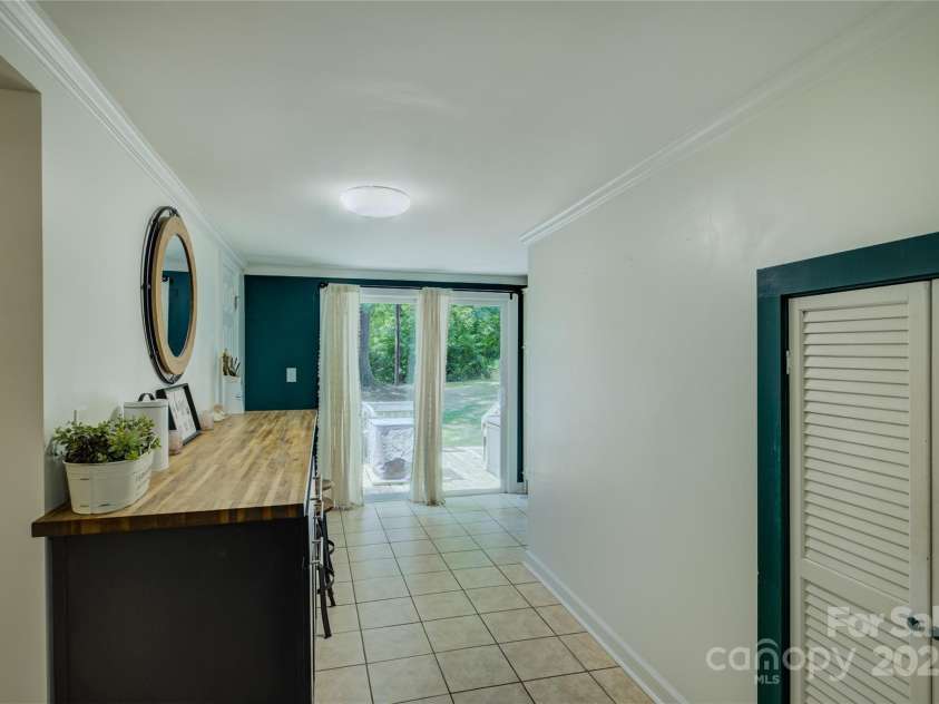 2111 Hodgin Street, Gastonia, NC 28056.  MLS# CAR4289182, YatesRealty ID 33638. 