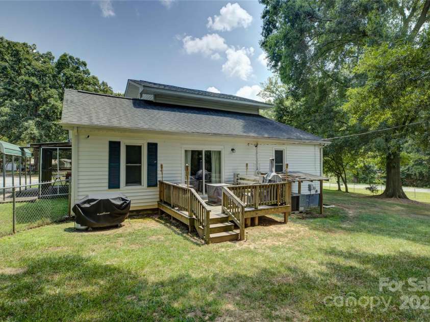 2111 Hodgin Street, Gastonia, NC 28056.  MLS# CAR4289182, YatesRealty ID 33638. 