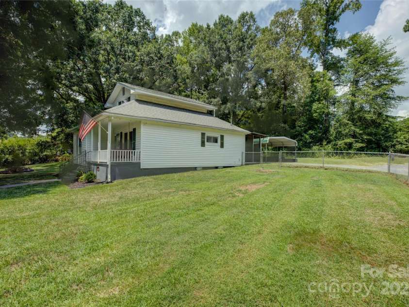 2111 Hodgin Street, Gastonia, NC 28056.  MLS# CAR4289182, YatesRealty ID 33638. 