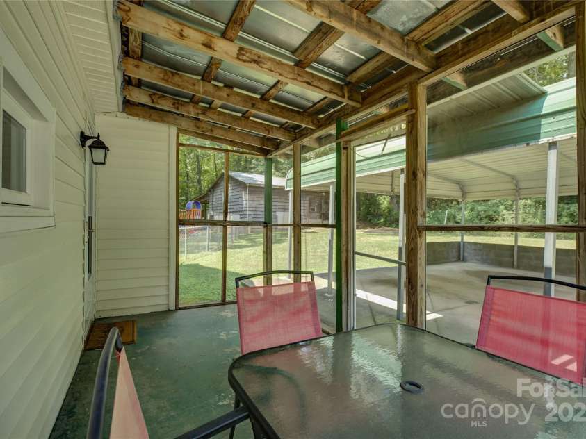 2111 Hodgin Street, Gastonia, NC 28056.  MLS# CAR4289182, YatesRealty ID 33638. 