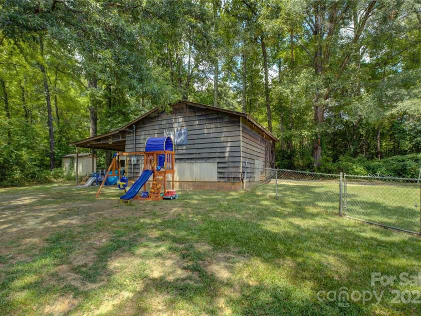 2111 Hodgin Street, Gastonia, NC 28056.  MLS# CAR4289182, YatesRealty ID 33638. 