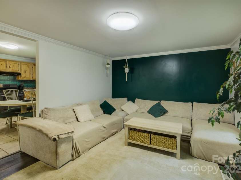 2111 Hodgin Street, Gastonia, NC 28056.  MLS# CAR4289182, YatesRealty ID 33638. Spacious living room
