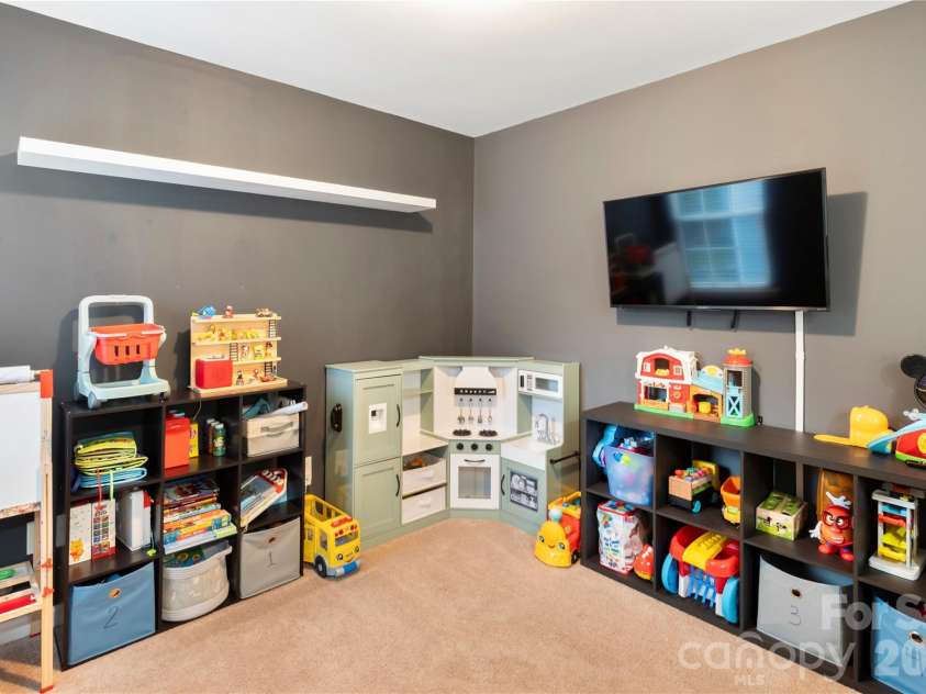 7119 Hermiston Street, Charlotte, NC 28273.  MLS# CAR4395930, YatesRealty ID 33639. 