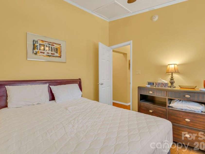 401 Lynn Gap Road, Spruce Pine, NC 28777.  MLS# CAR4354134, YatesRealty ID 3364. 