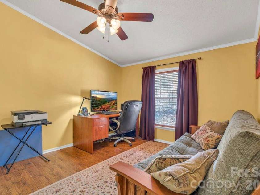 401 Lynn Gap Road, Spruce Pine, NC 28777.  MLS# CAR4354134, YatesRealty ID 3364. 